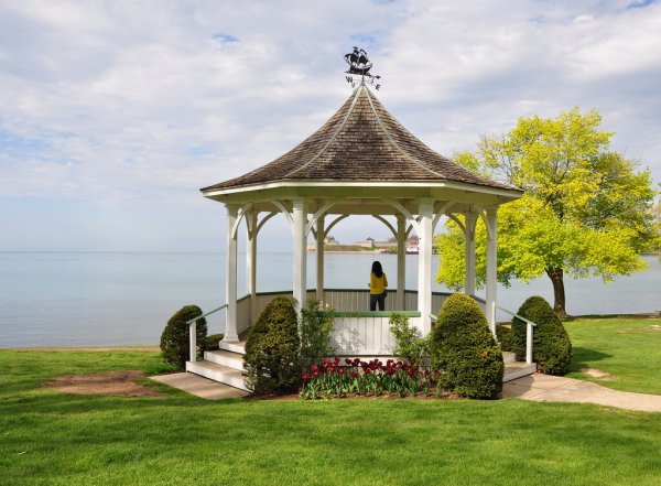 Беседка Екатерины встроенцах