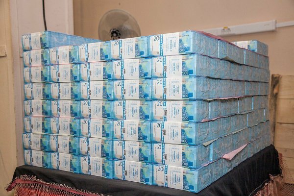 Поддон денег