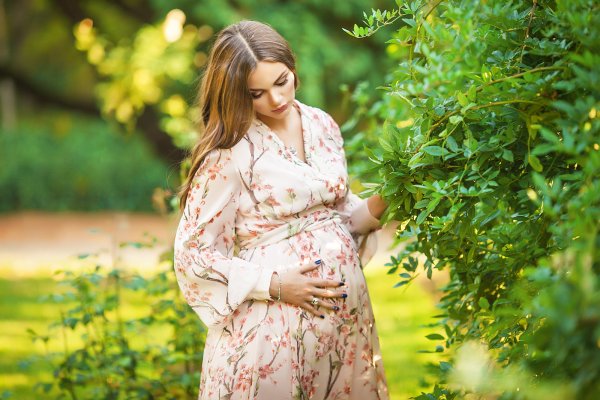Беременная фотосессия на природе