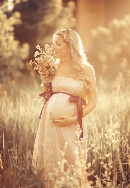 Фотосессия беременности на природе