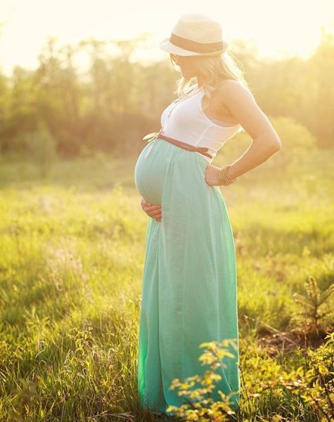 Фотосессия беременности на природе