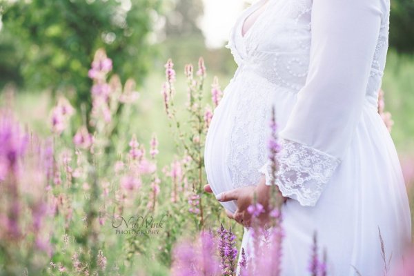 Фотосессия беременности на природе