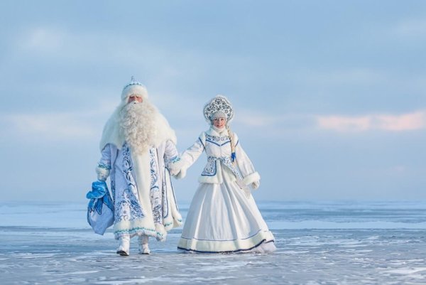 Дед Мороз и Снегурочка