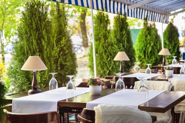 Кафе на старых улочках Италии живопись