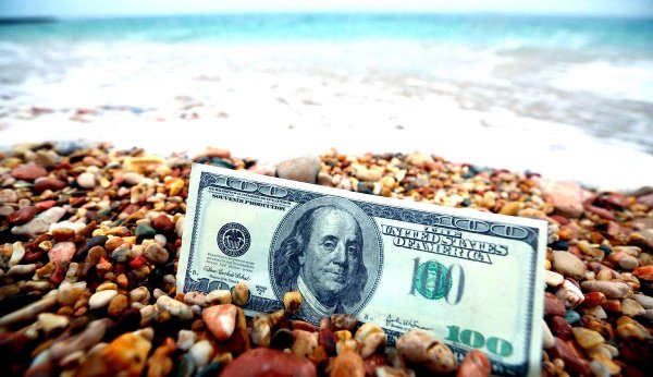 Подруги с деньгами