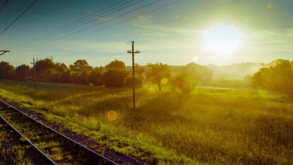 Пейзаж с рельсами