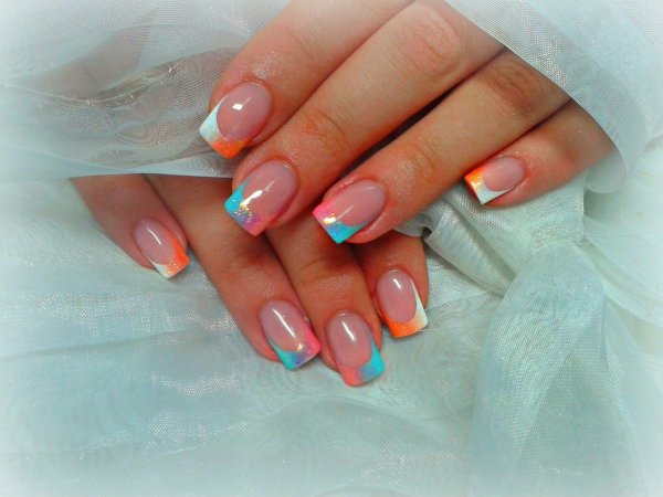 Цветной френч на ногтях