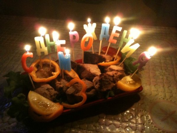 Главный по розжигу мангала