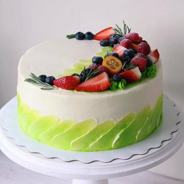 Украшение торта фруктами