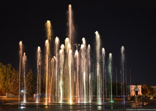 Радуга в фонтане