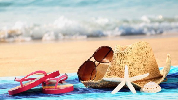 Чемодан на море