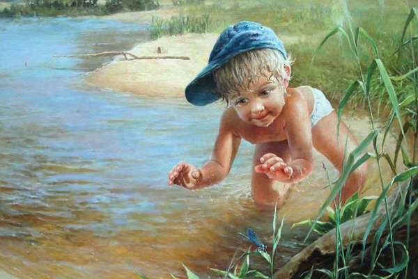 Девочка купается в речке