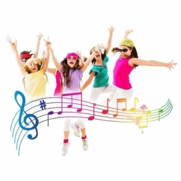 Девушка танцует