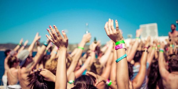 Молодежная дискотека