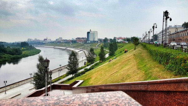 Четырехуровневая набережная в Тюмени