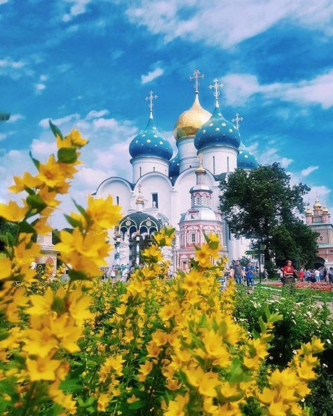 Храм на берегу реки Вологда