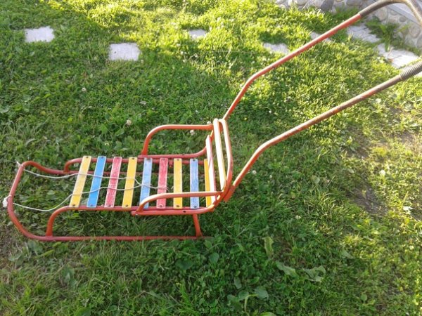 Летом на санках