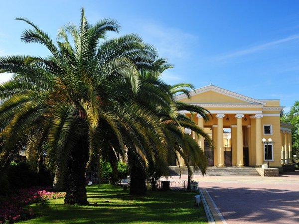 Имеретинская набережная в Адлере