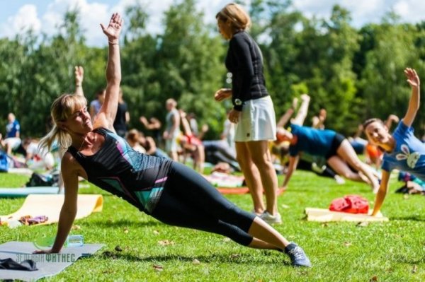 Бегущий человек девушка