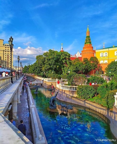 Александровский сад Москва лето
