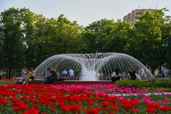 Аллея фонтанов в Москве