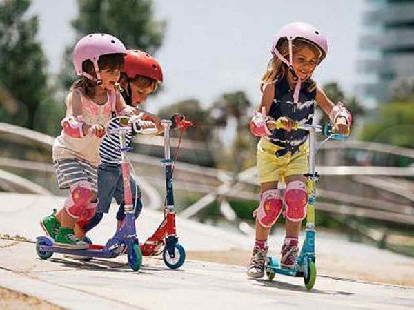 Лето кататься на самокате