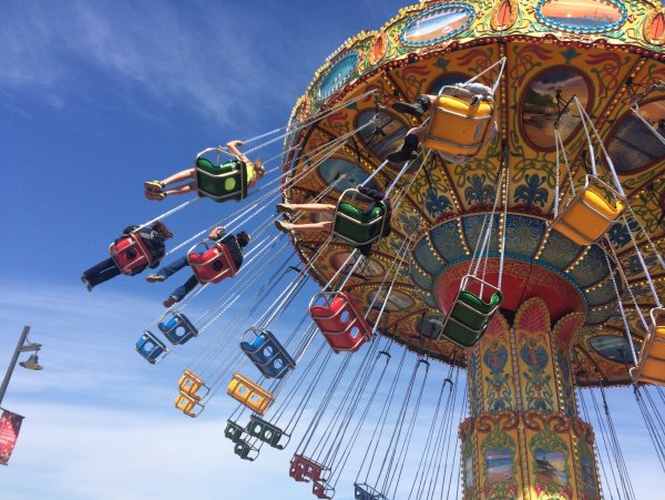 Октоберфест парк аттракционов цепочная Карусель