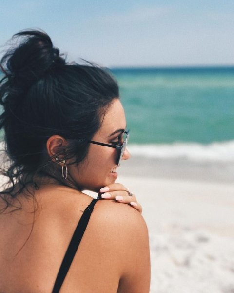 Девушка со спины