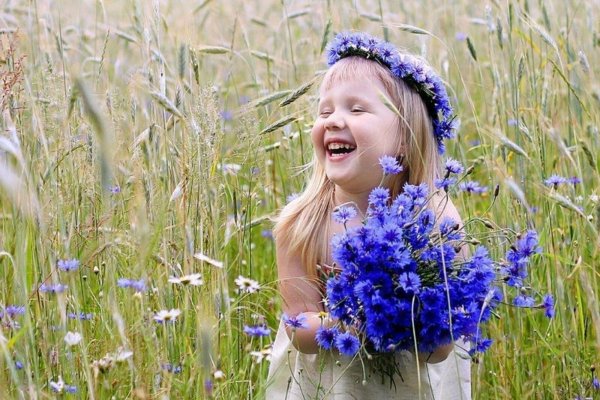 Девушка легкость