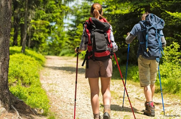 Туристы в горах