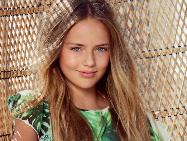 Красивые летние девочки