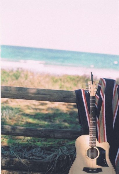 Гитара летняя