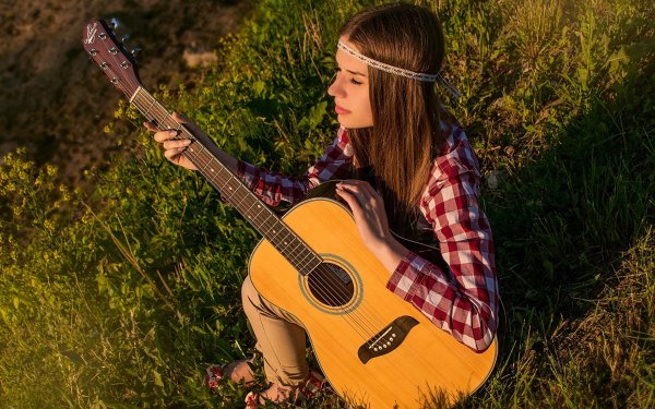 «Девушка с гитарой» (1913)