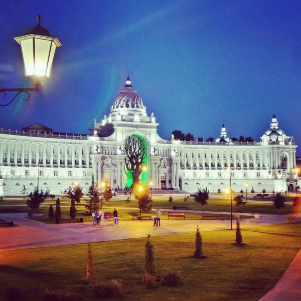 Казань весной кул Шариф