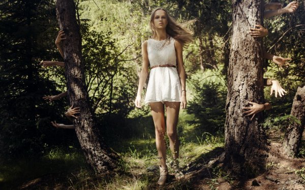 Фотомодели в лесу