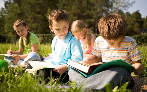 Школьники на природе