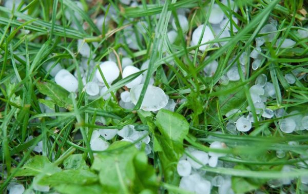 Сильный град