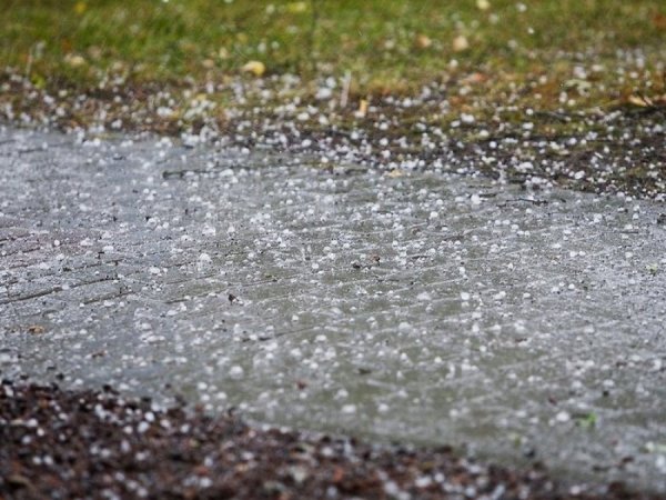 Град летом картинка