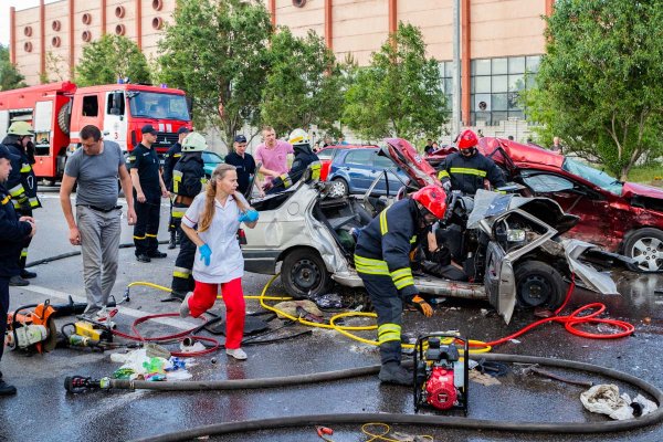 Чёрная в хлам Разбитая ваз2114