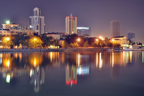 Ночной летний Екатеринбург