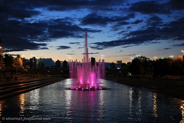 Плотинка Екатеринбург вечером