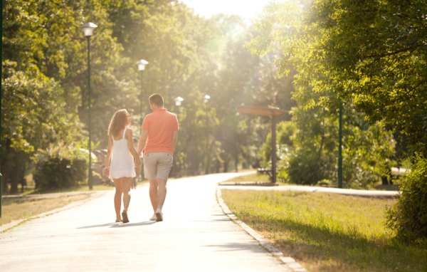 Прогулка в парке летом