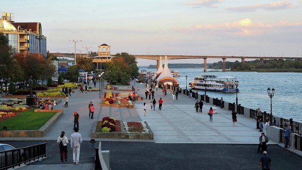 Набережная Ростов на Дону вид с реки