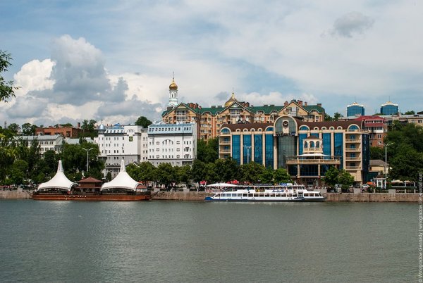 Набережная города Ростова на Дону