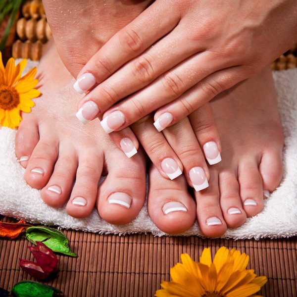 Маникюр и педикюр в одном стиле