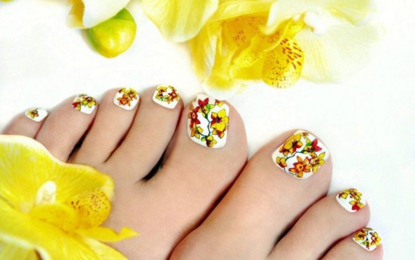 Красивый педикюр