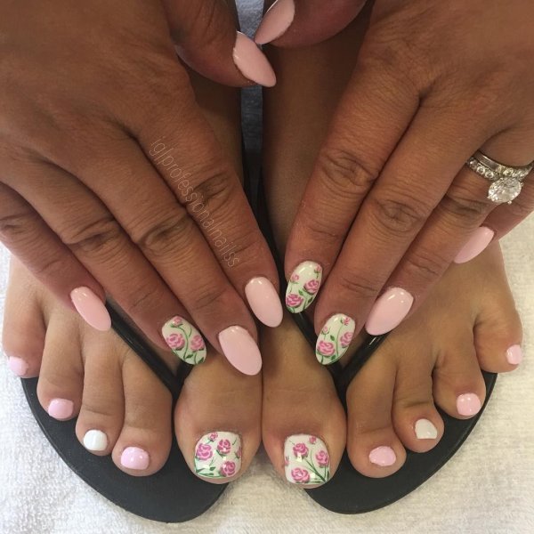 Маникюр и педикюр