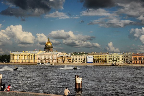 Санкт-Петербург лето день
