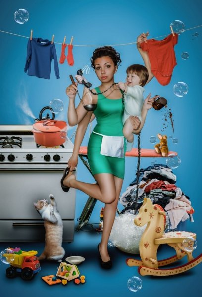 Женщина в домашних делах