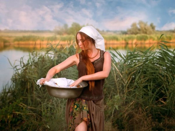 Фотосессия стирка на реке